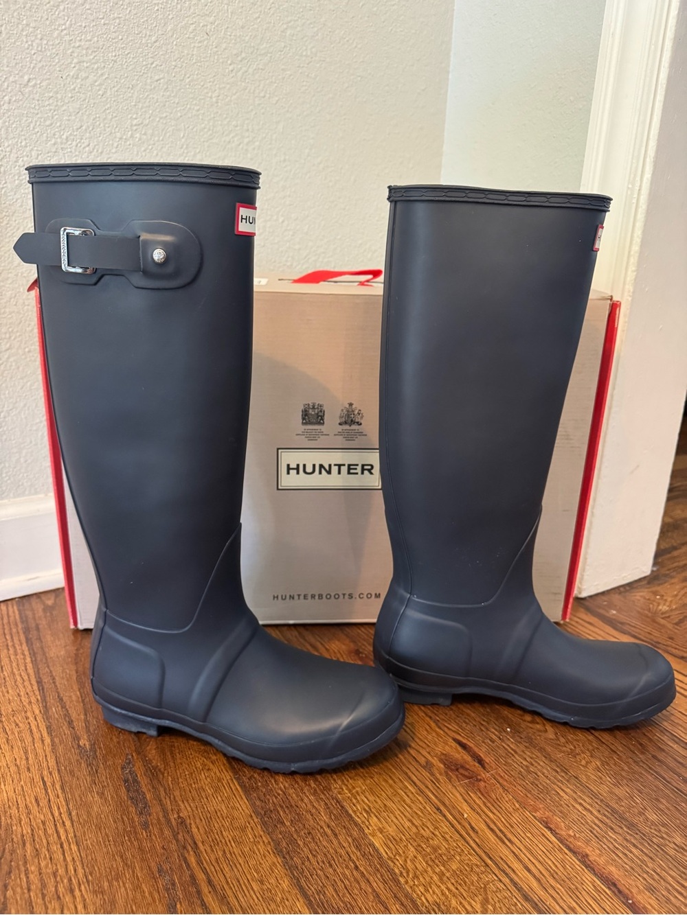 Hunter- Original Tall Rain Boots - Size 8 - Navy - Picture 4 of 9